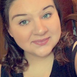 Meet your Posher, Courtney